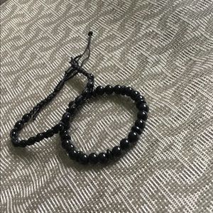 Bracelets: free with any purchase